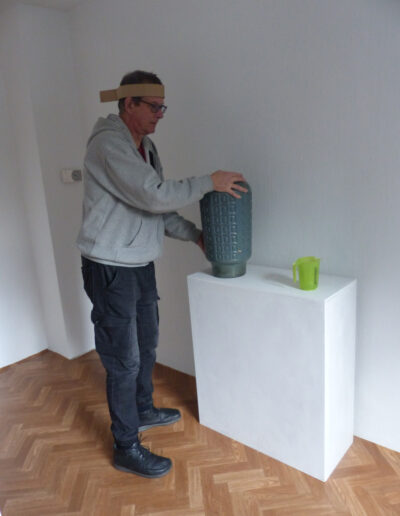 Ausstellung über den Holzkünstler Stephan Balkenhol im Lutz Graaf Museum Bremerhaven